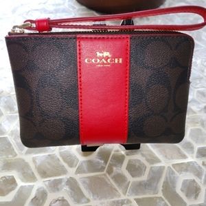 Coach Corner Zip Wrislet